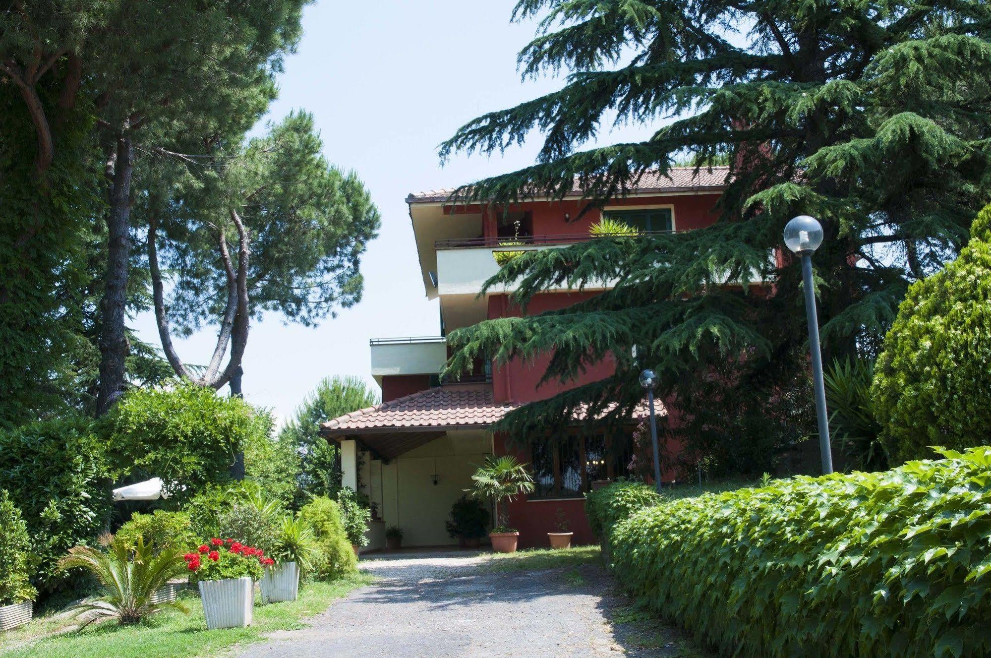 Hotel Villa Maria Luigia Фраскаті Екстер'єр фото